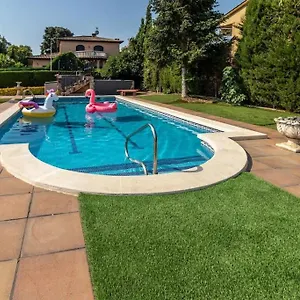 https://casa-rural-con-piscina-barbacoa-wifi.catalonia-hotels.com